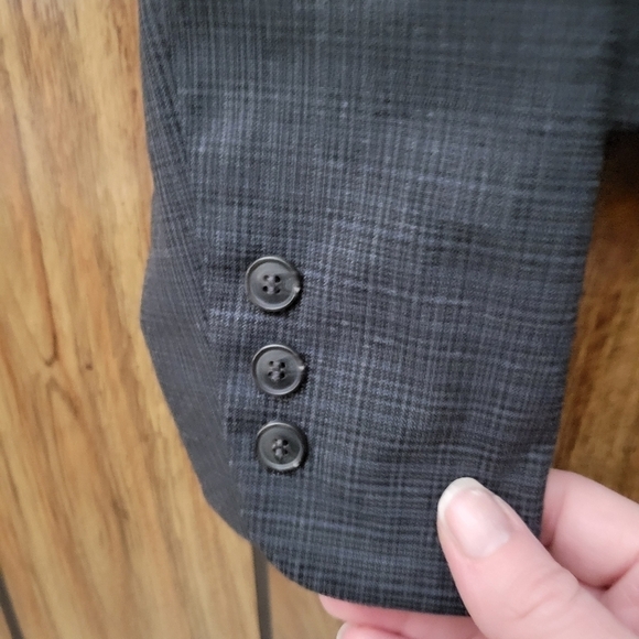 Halogen 4 button grey Plaid Blazer with back Peplum & faux pockets size … - Picture 6 of 12